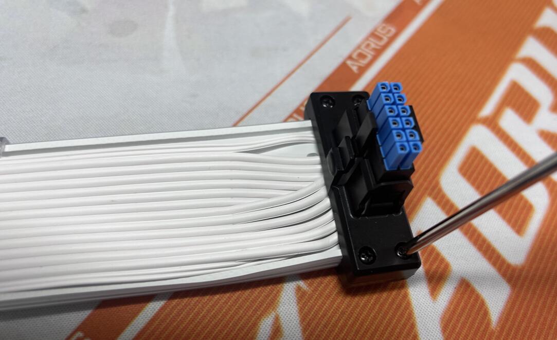 霓彩线4代显卡线 (2).jpg